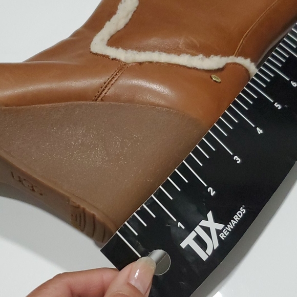 UGG Boots - Genuine Leather - Picture 10 of 14